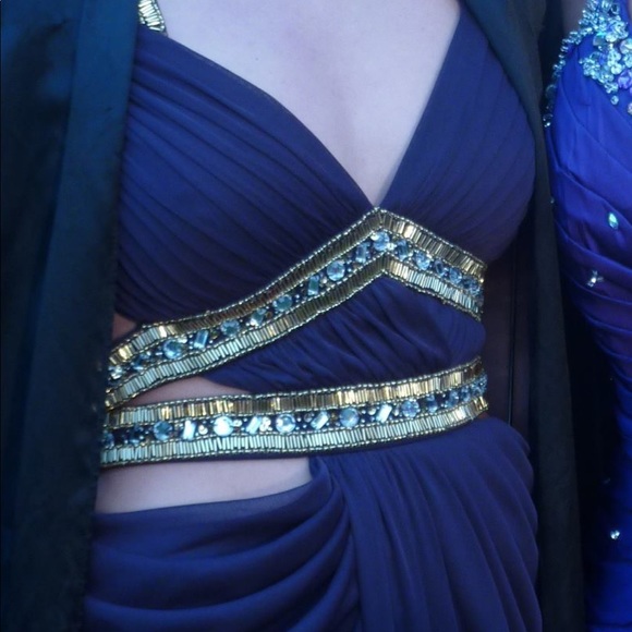 Worn once $400 Prom Dress! - Picture 8 of 8